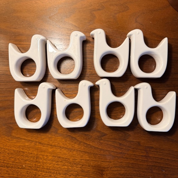 Jonathan Adler White Bird Napkin Rings- Set of 8 - Picture 3 of 6